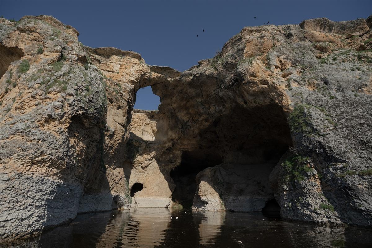 Elazığ'da Karaleylek Kanyonu kartpostalları aratmıyor