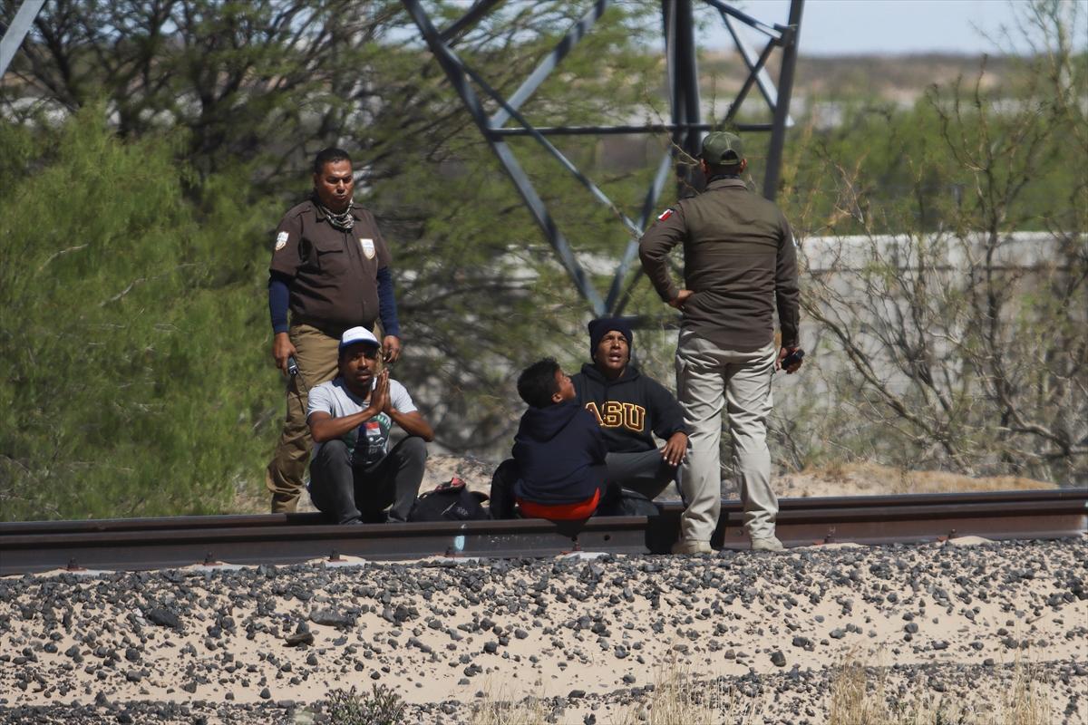 ABD-Meksika sınırlarındaki göçmen krizi sürüyor