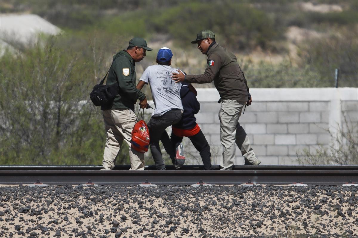 ABD-Meksika sınırlarındaki göçmen krizi sürüyor