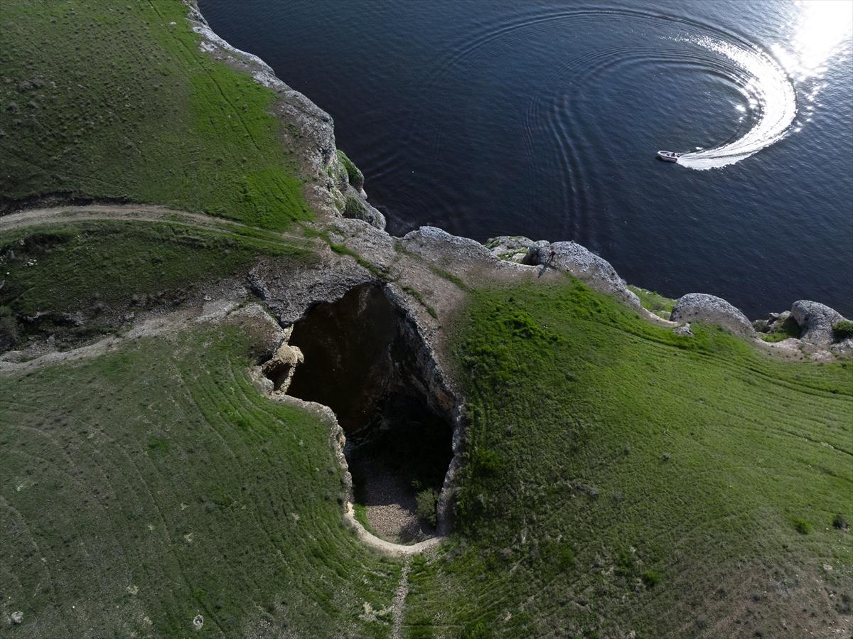 Elazığ'da Karaleylek Kanyonu kartpostalları aratmıyor