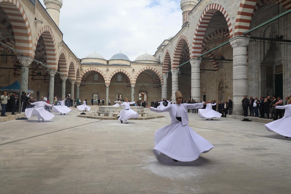 Edirne'de cuma namazı sonrası sema gösterisi