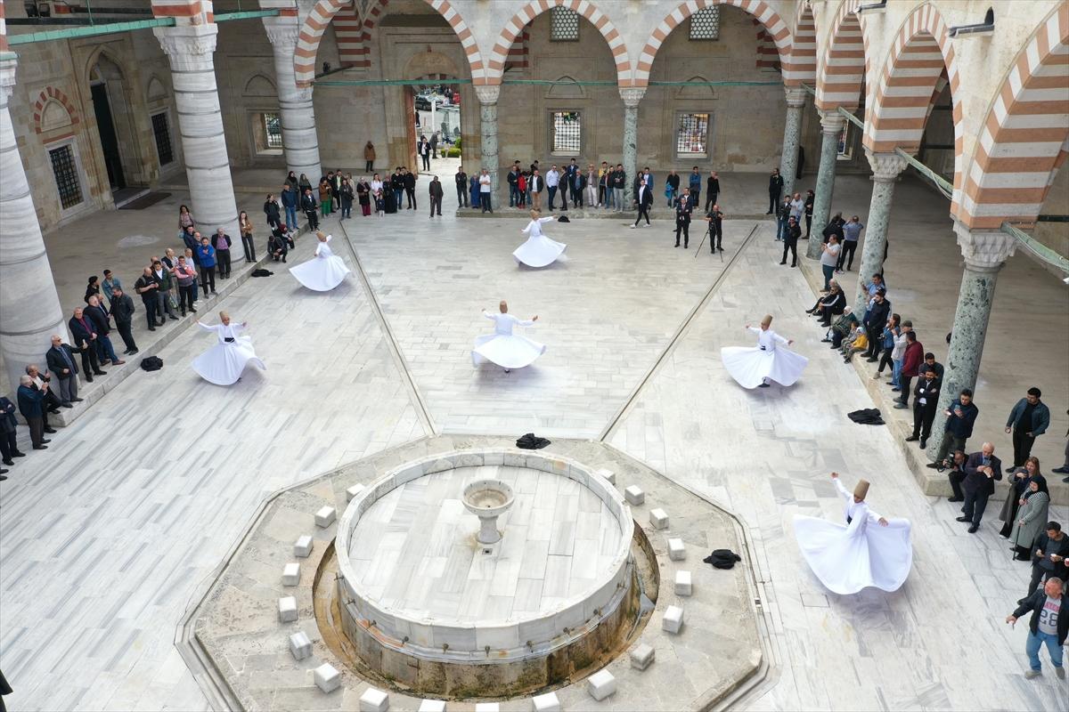 Edirne'de cuma namazı sonrası sema gösterisi