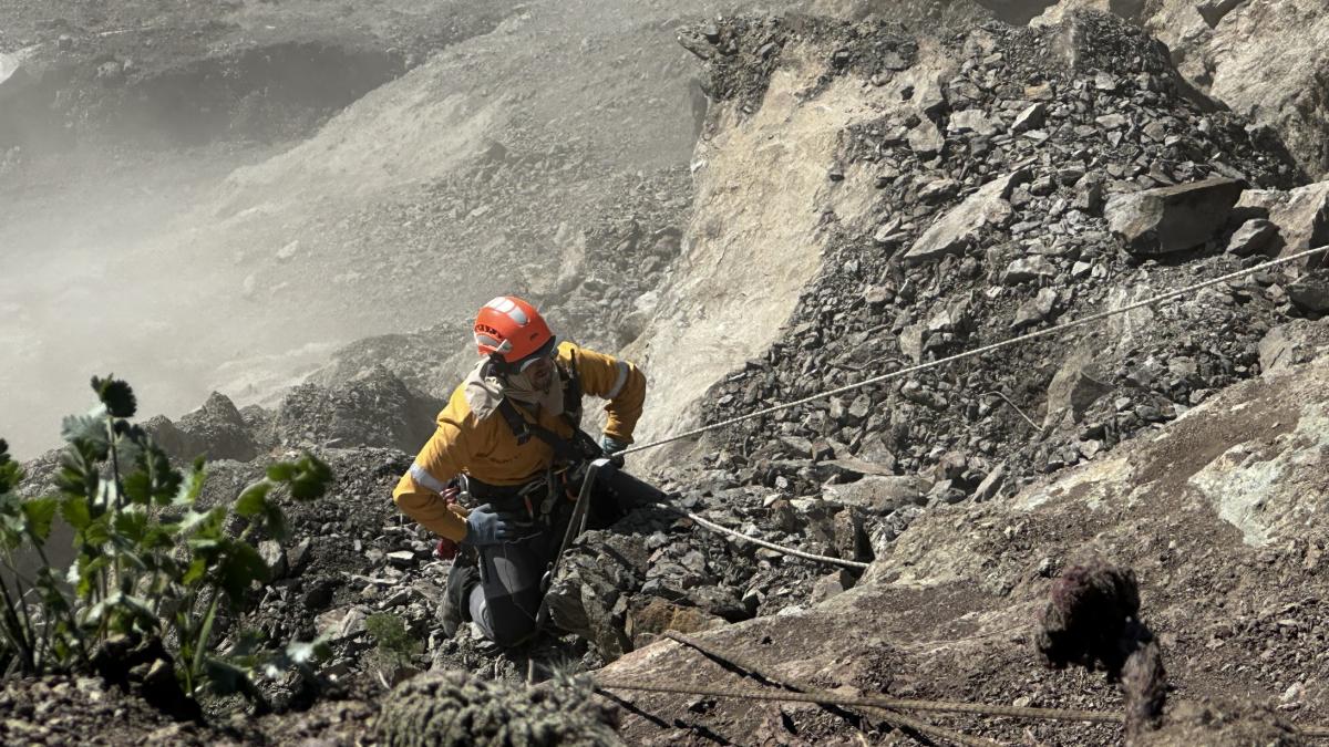 Yüksekova'da heyelanlara karşı dağcılar görevde