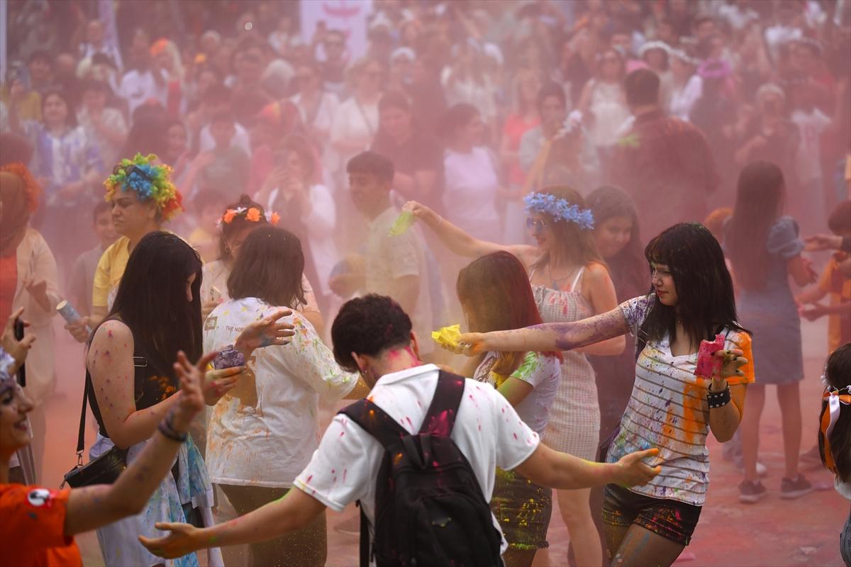 Adana'da Portakal Çiçeği Karnavalı'ndan renkli görüntüler