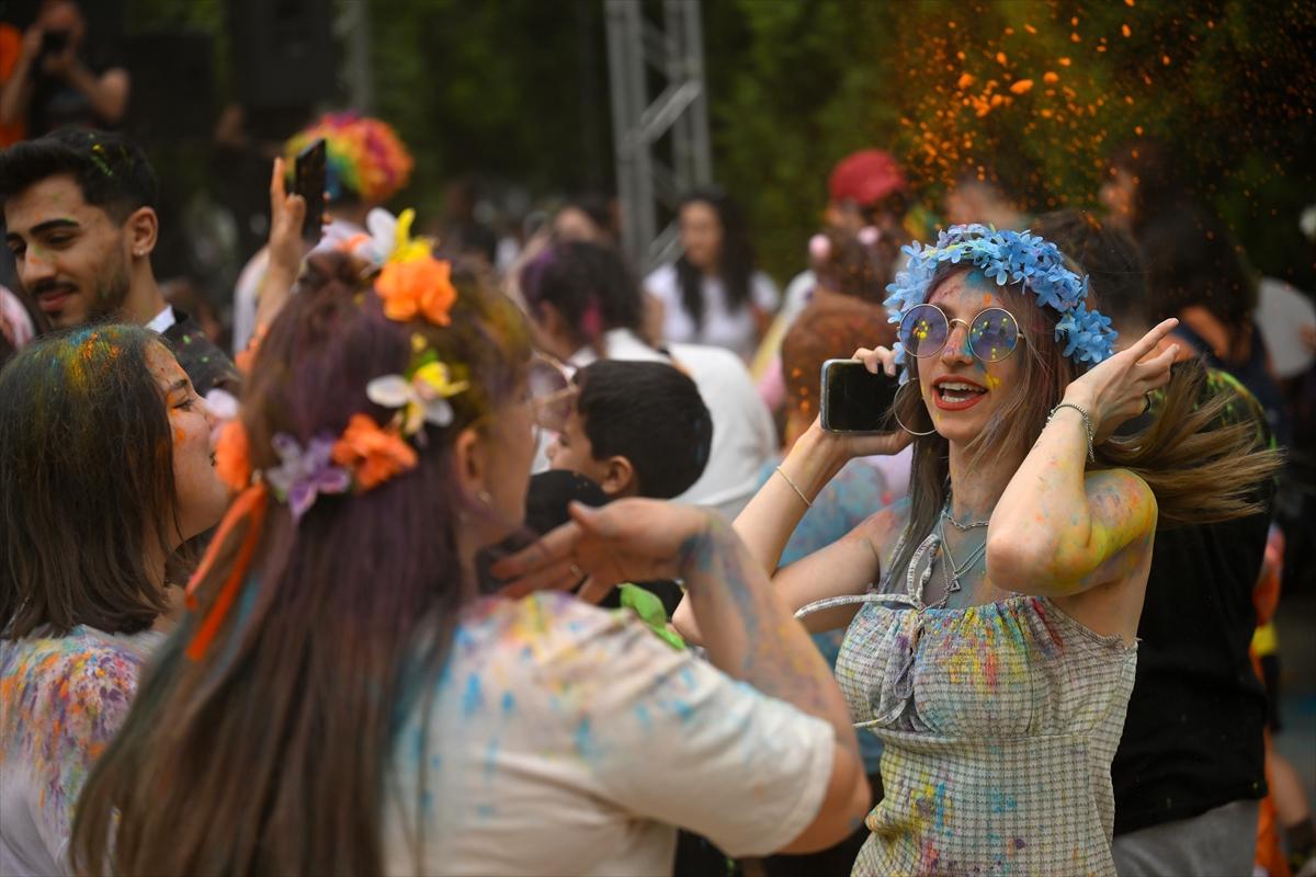 Adana'da Portakal Çiçeği Karnavalı'ndan renkli görüntüler
