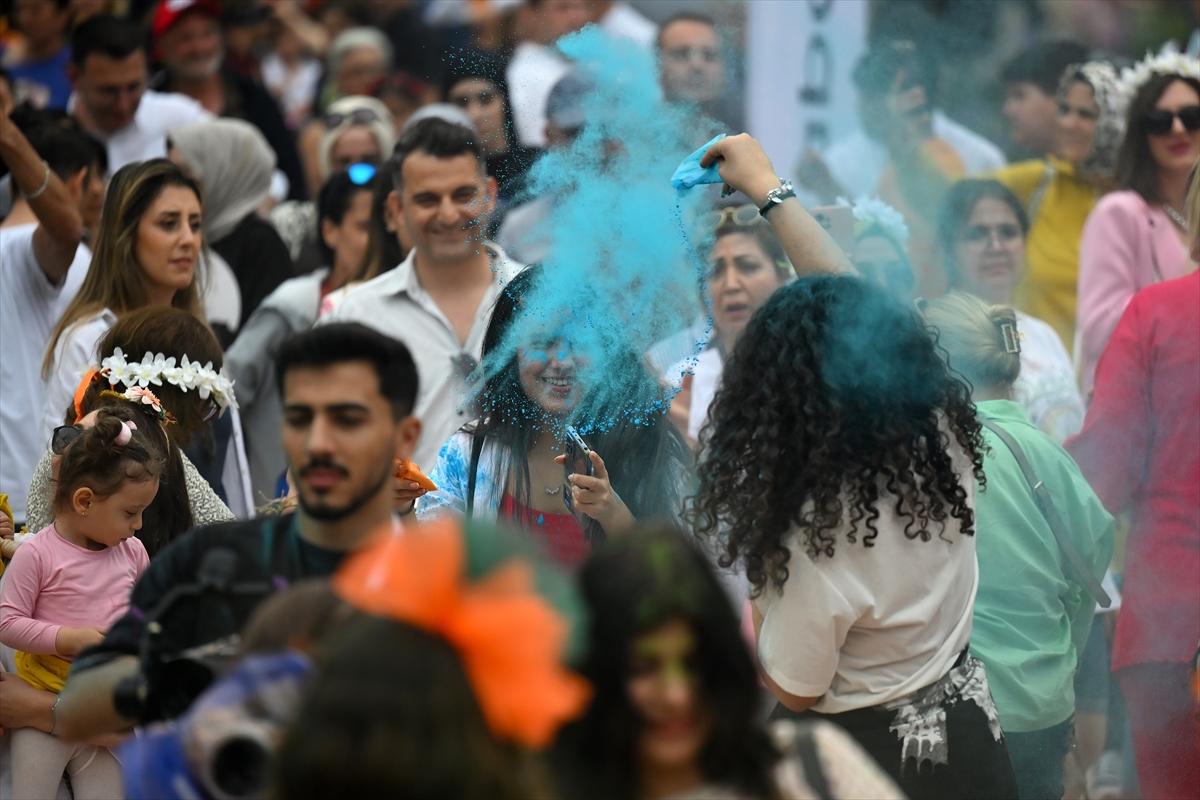 Adana'da Portakal Çiçeği Karnavalı'ndan renkli görüntüler