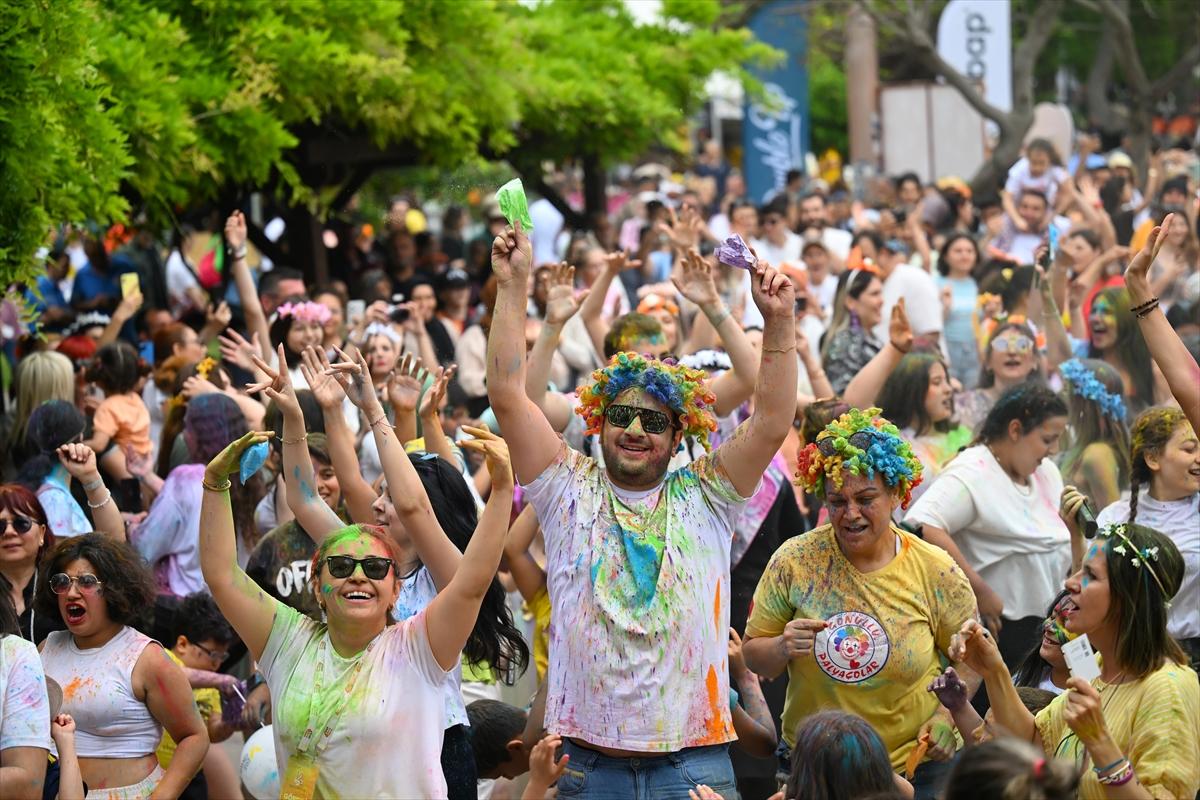 Adana'da Portakal Çiçeği Karnavalı'ndan renkli görüntüler