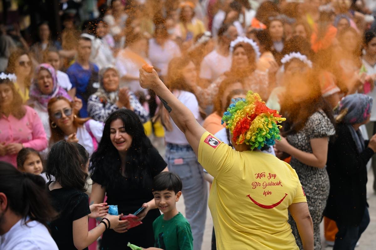 Adana'da Portakal Çiçeği Karnavalı'ndan renkli görüntüler