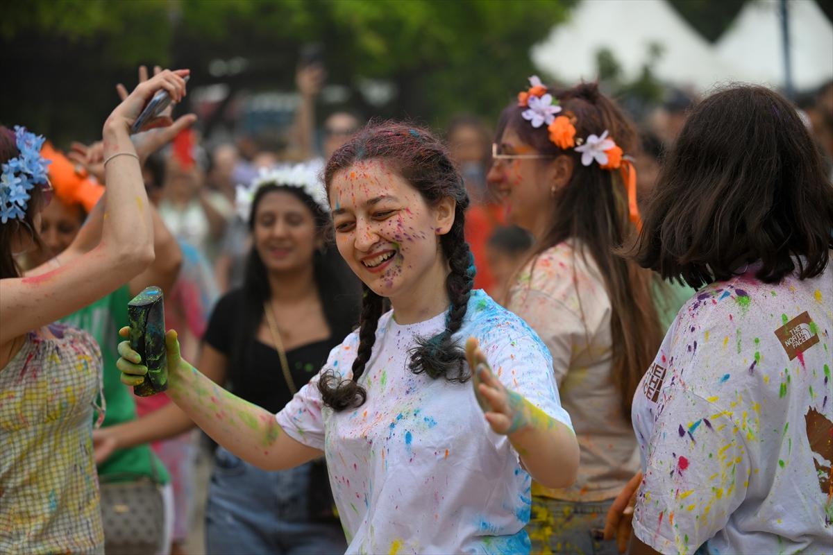 Adana'da Portakal Çiçeği Karnavalı'ndan renkli görüntüler