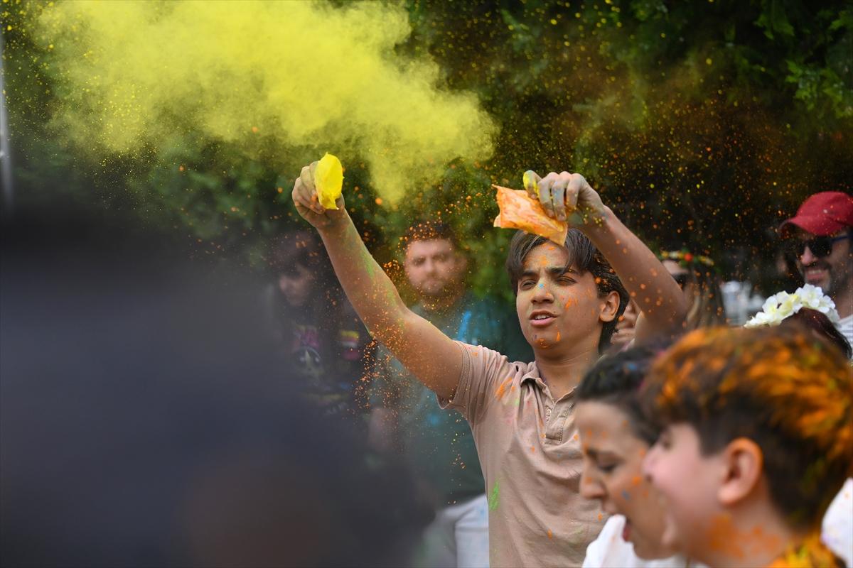 Adana'da Portakal Çiçeği Karnavalı'ndan renkli görüntüler