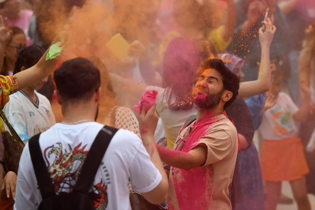 Adana'da Portakal Çiçeği Karnavalı'ndan renkli görüntüler