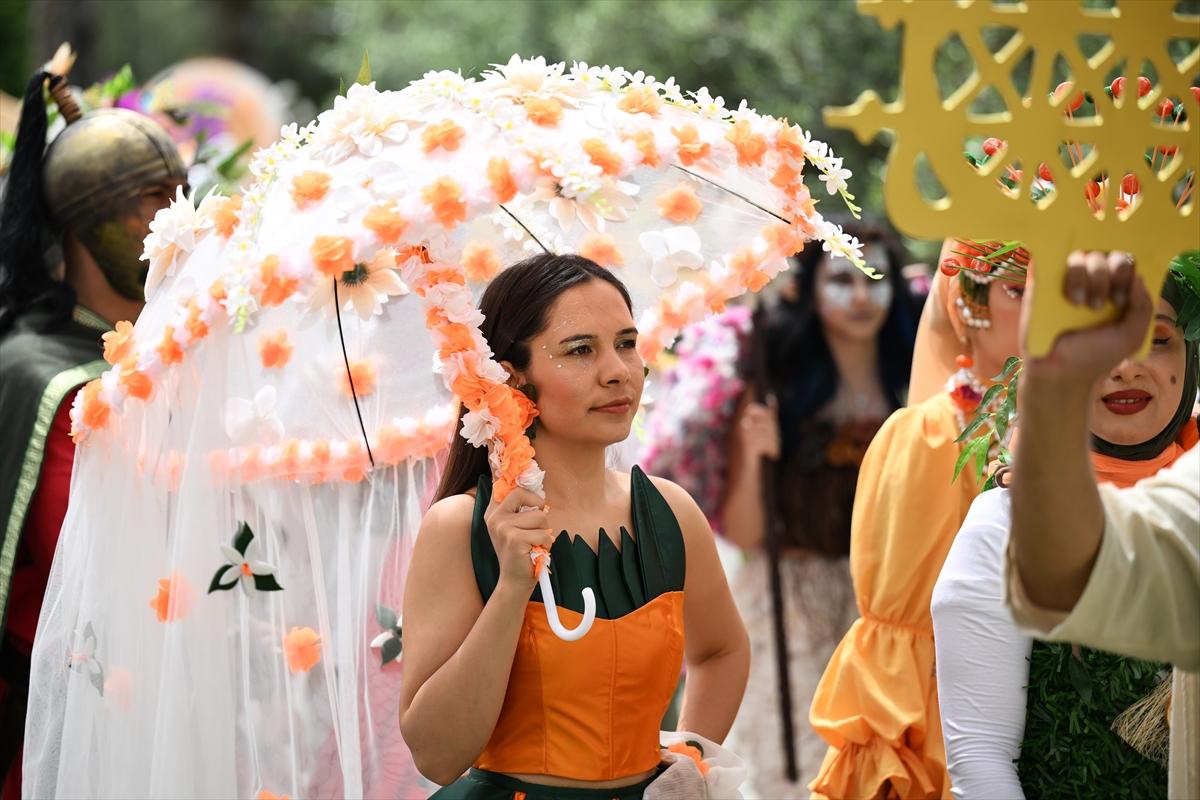 Adana'da Portakal Çiçeği Karnavalı'ndan renkli görüntüler