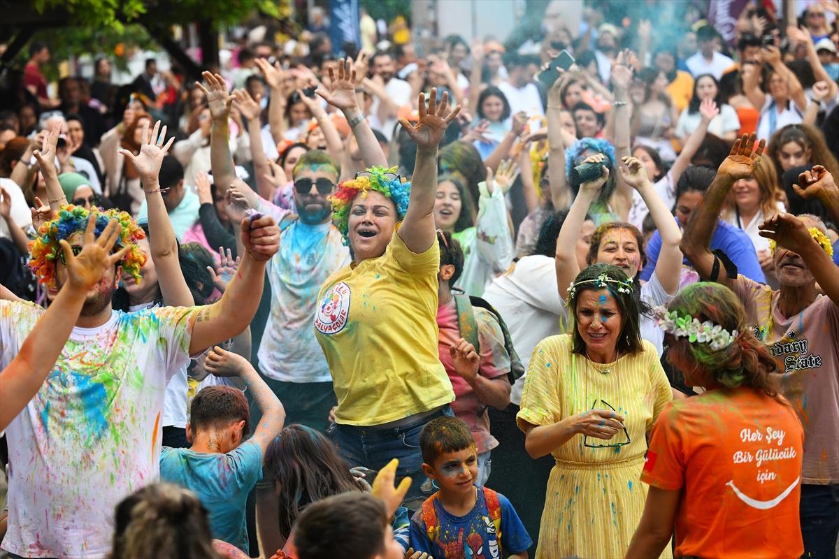 Adana'da Portakal Çiçeği Karnavalı'ndan renkli görüntüler