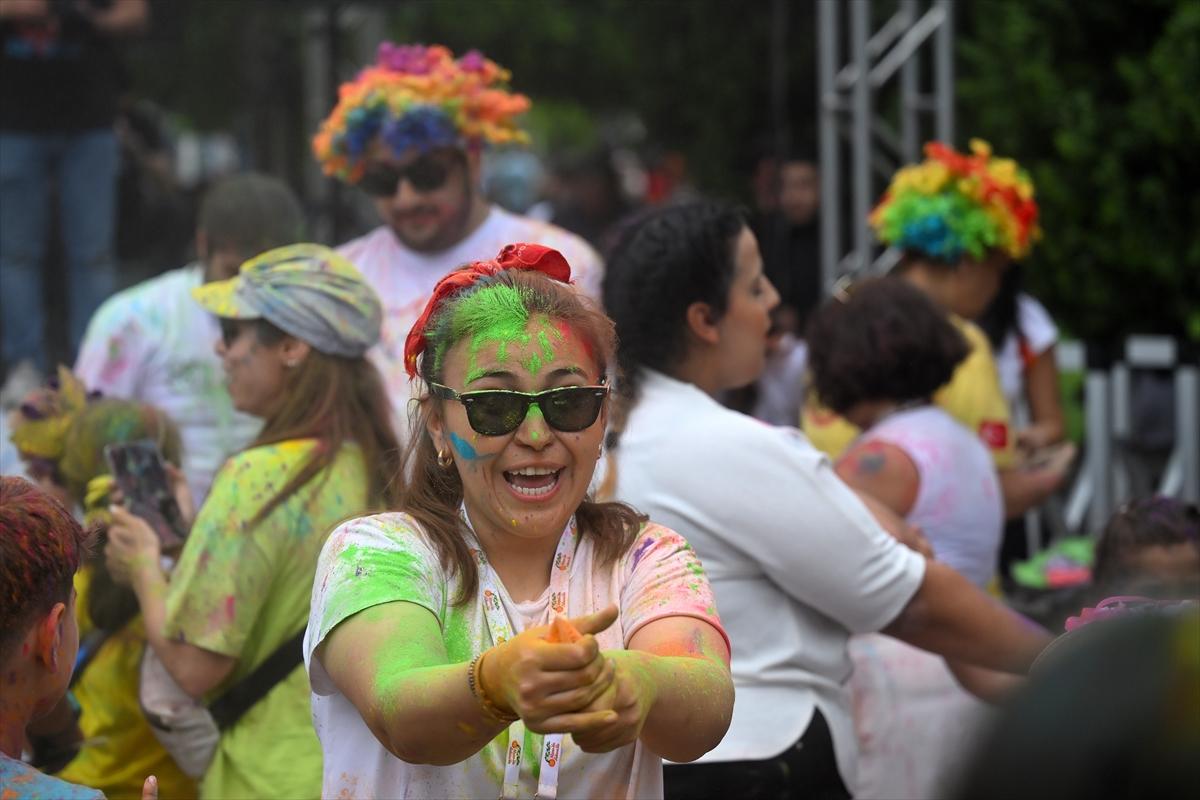 Adana'da Portakal Çiçeği Karnavalı'ndan renkli görüntüler
