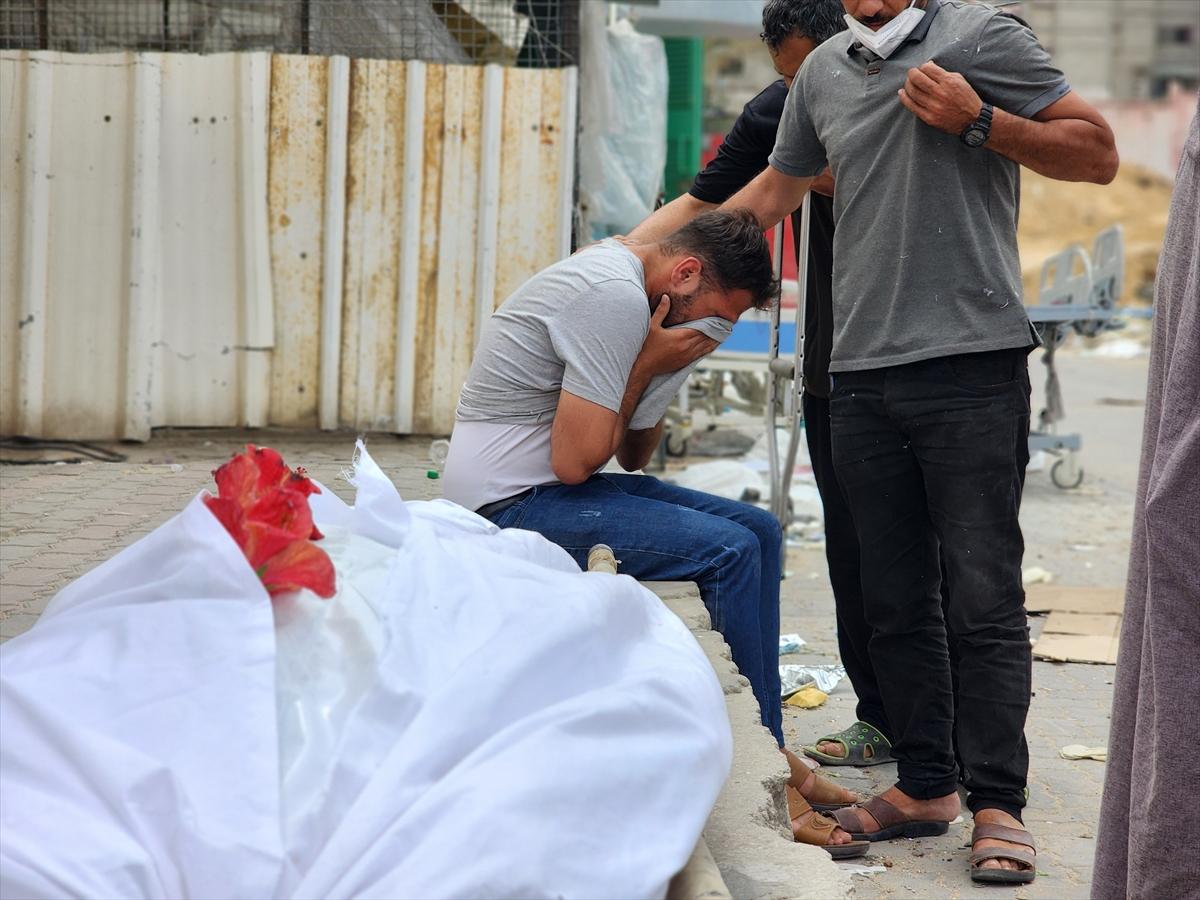 Gazze'de İsrail katliamı: Toplu mezardan cesetler çıkmaya devam ediyor