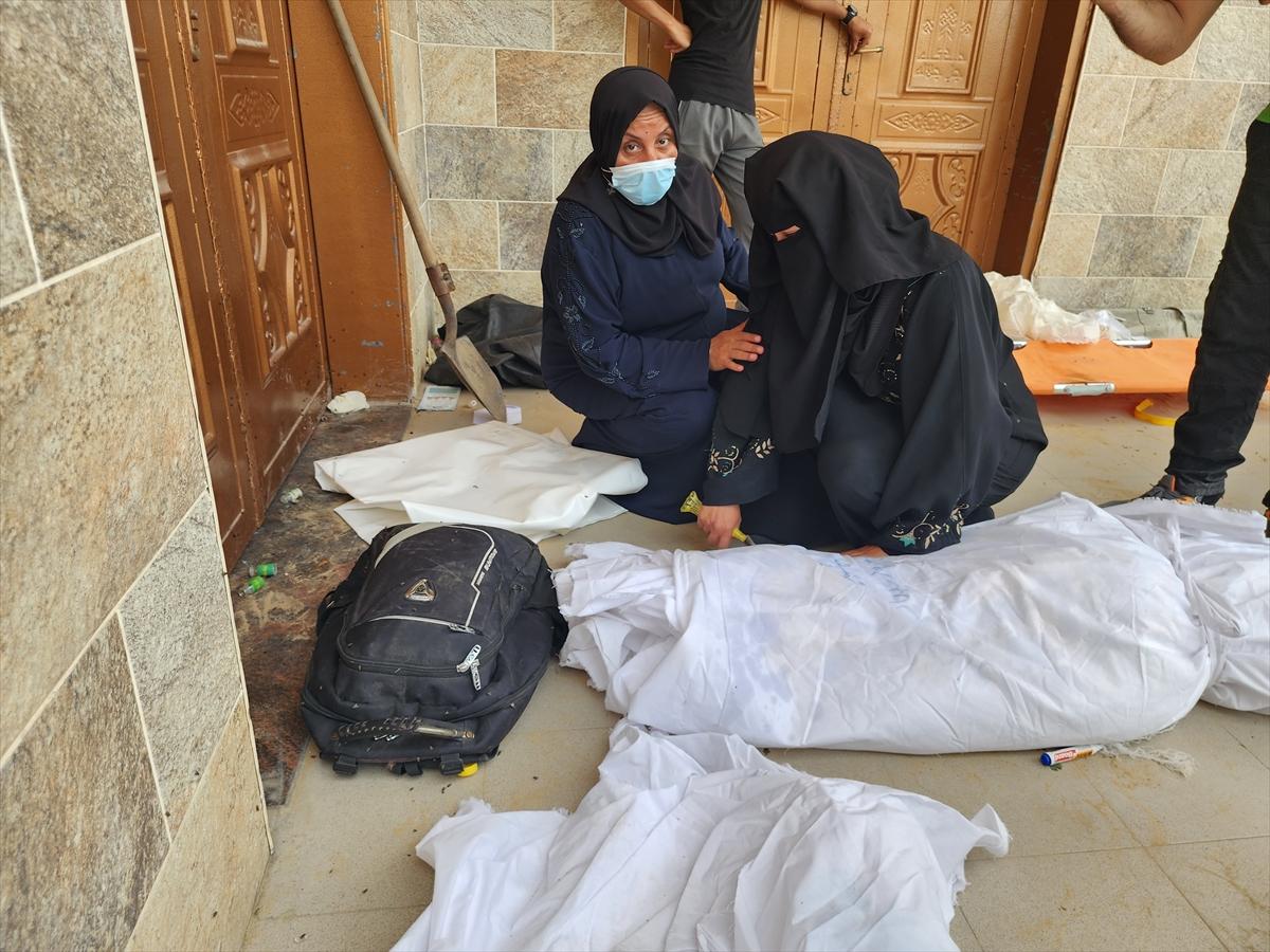 Gazze'de İsrail katliamı: Toplu mezardan cesetler çıkmaya devam ediyor