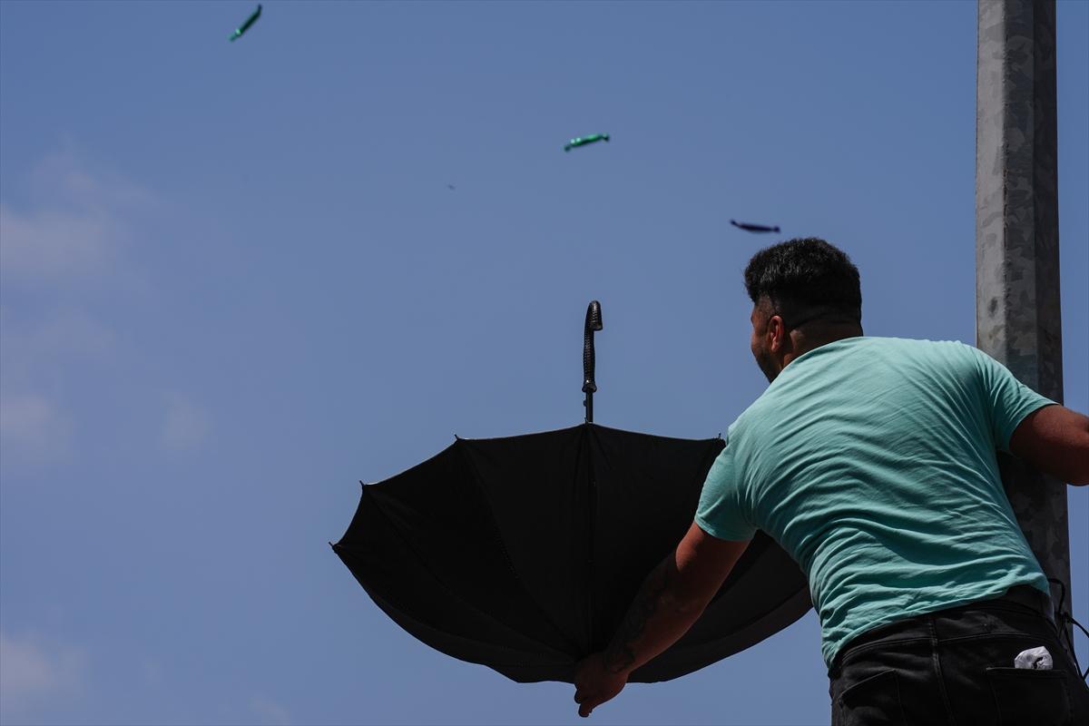 Manisa'da Mesir Macunu Festivali: Halka 7 ton macun saçıldı