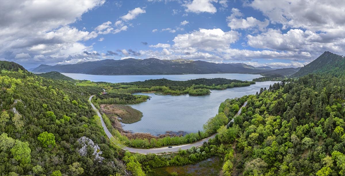 Isparta'da yeşile büründü: Kovada gölü eşsiz manzarasıyla büyülüyor