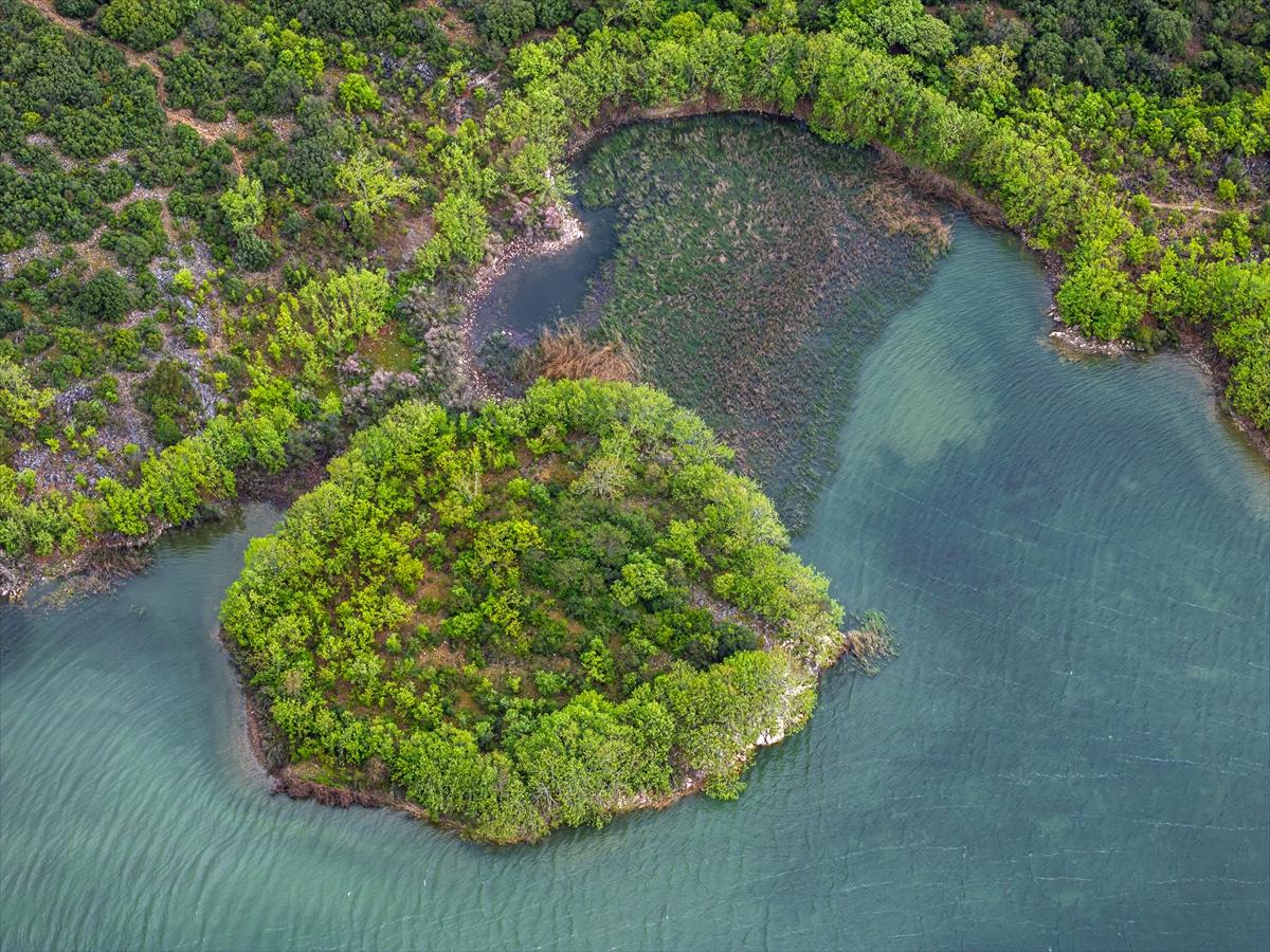 Isparta'da yeşile büründü: Kovada gölü eşsiz manzarasıyla büyülüyor