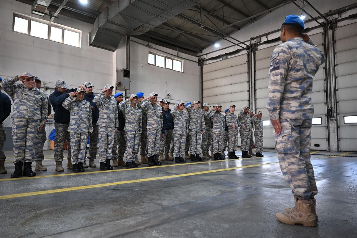 Bir günlük askerlik yaptılar