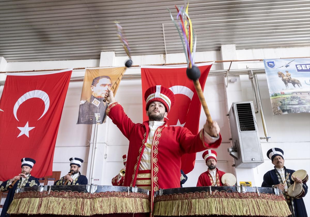 Bir günlük askerlik yaptılar