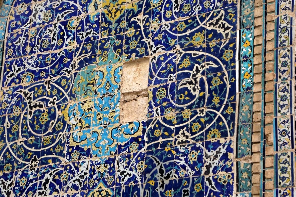 İran'da kuraklık tehlikesi yüzlerce yıllık tarihi eserlere zarar veriyor