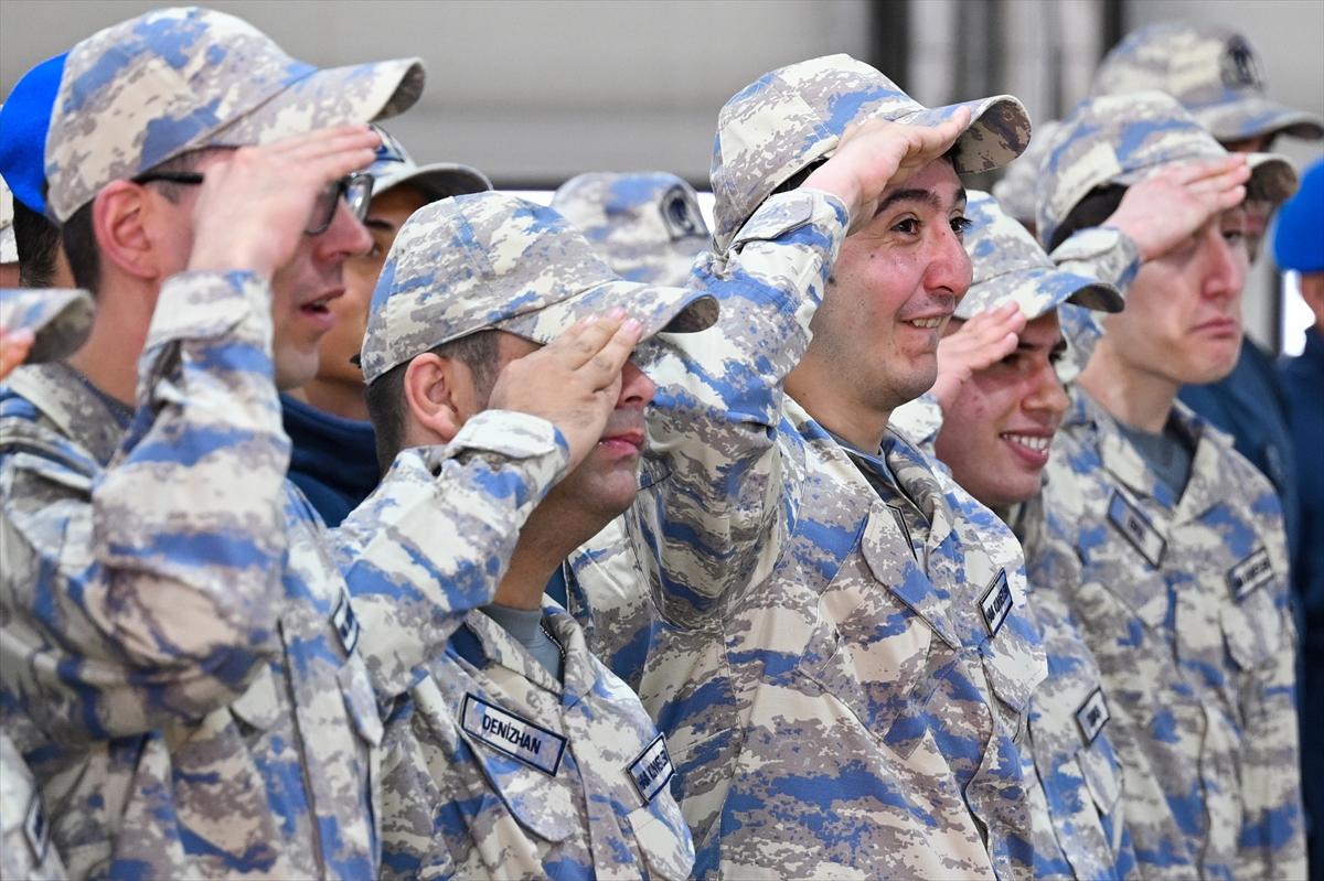 Bir günlük askerlik yaptılar