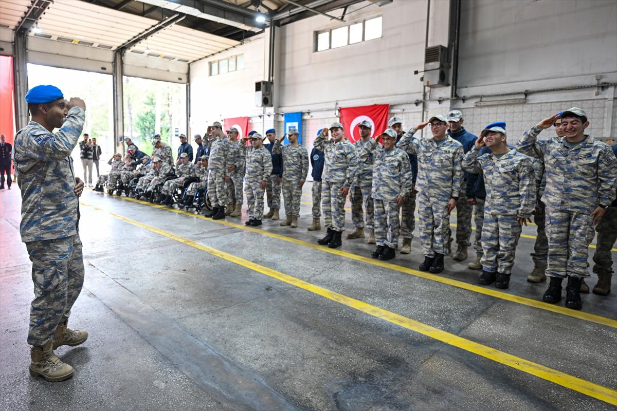 Bir günlük askerlik yaptılar