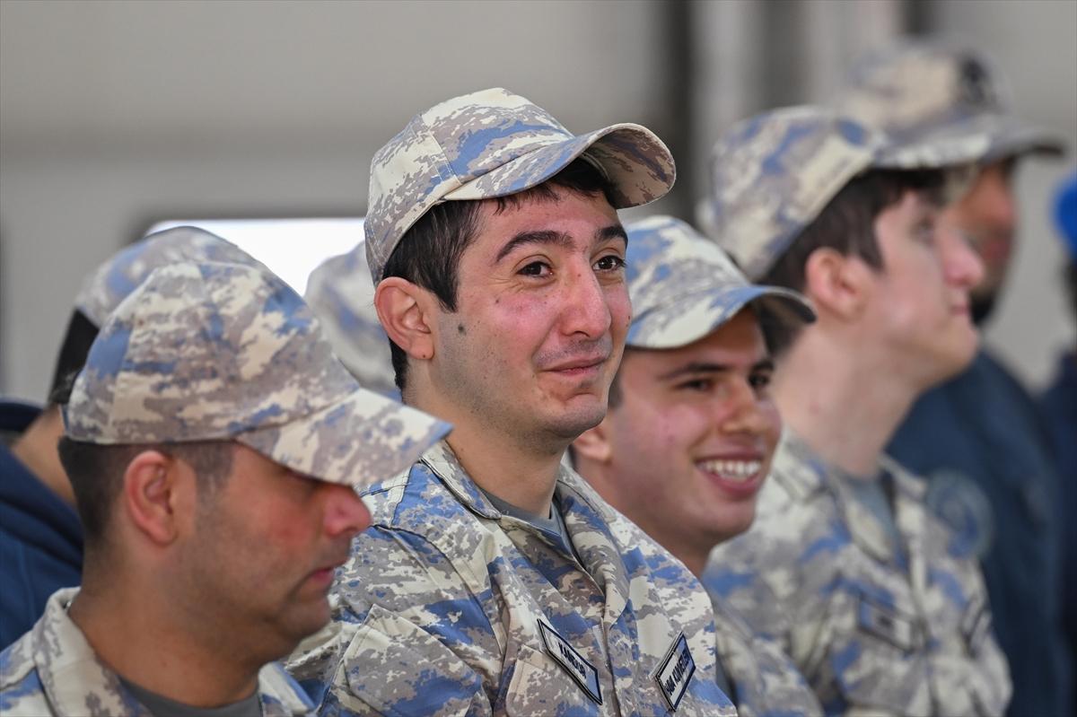 Bir günlük askerlik yaptılar