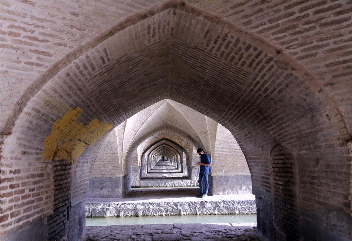İran'da kuraklık tehlikesi yüzlerce yıllık tarihi eserlere zarar veriyor