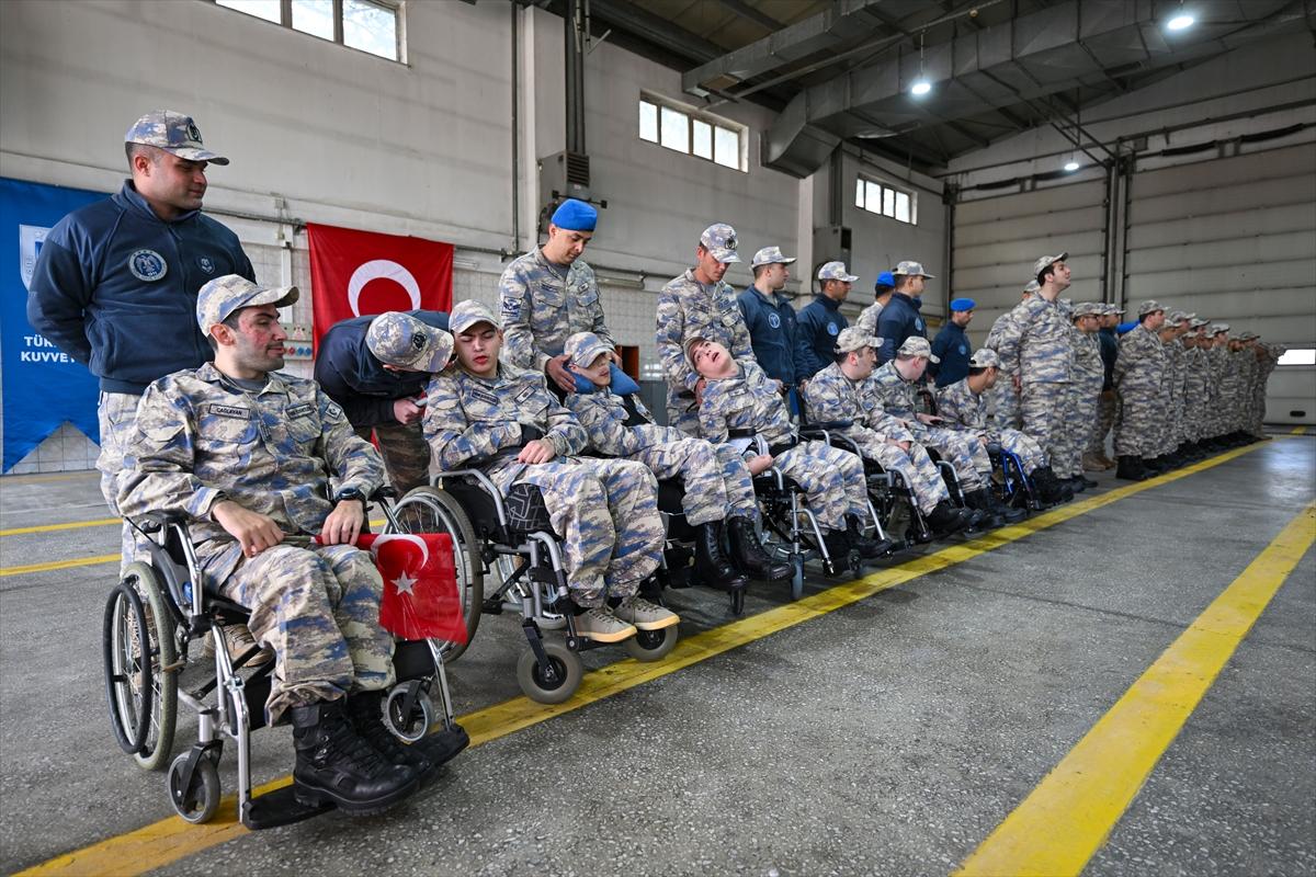 Bir günlük askerlik yaptılar