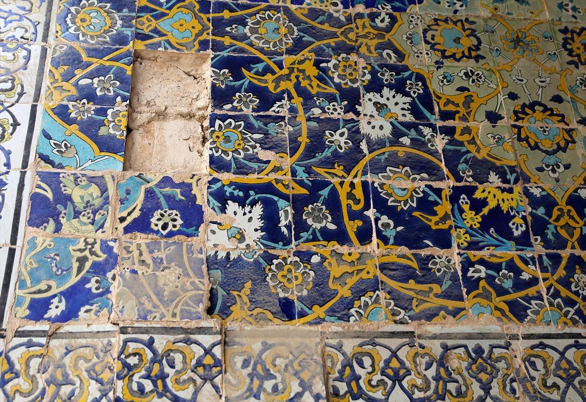 İran'da kuraklık tehlikesi yüzlerce yıllık tarihi eserlere zarar veriyor