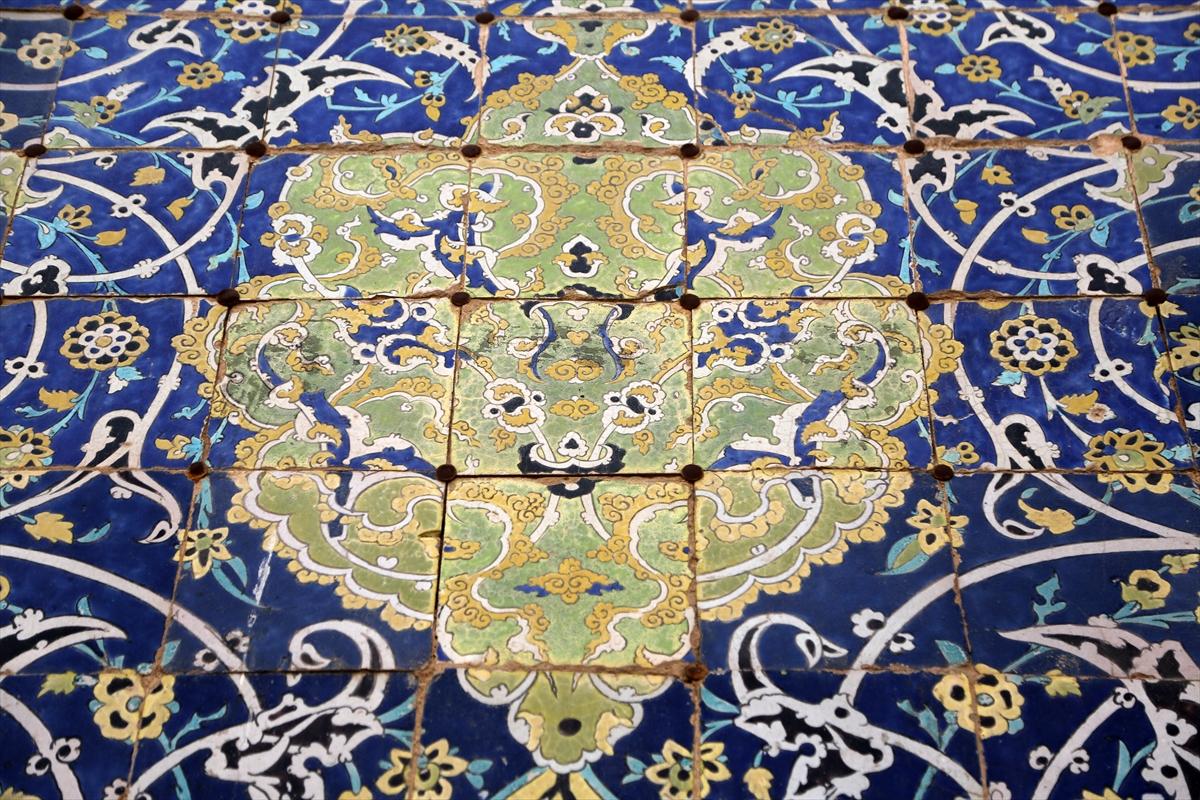 İran'da kuraklık tehlikesi yüzlerce yıllık tarihi eserlere zarar veriyor