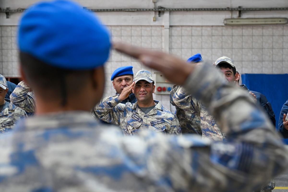 Bir günlük askerlik yaptılar