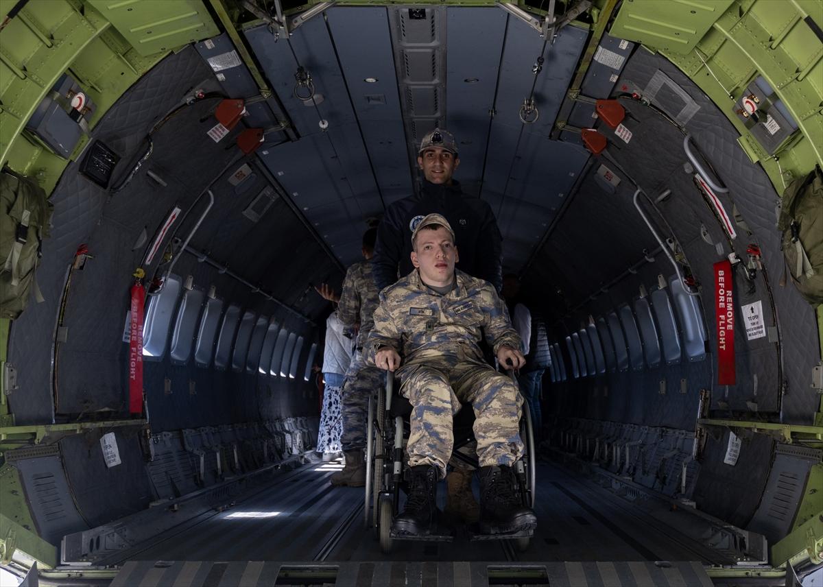 Bir günlük askerlik yaptılar