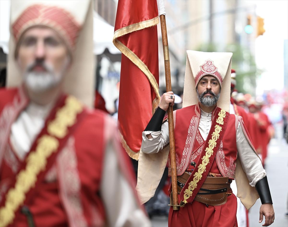 New York, Türk bayraklarıyla donandı: 41. Geleneksel Türk Günü Yürüyüşü