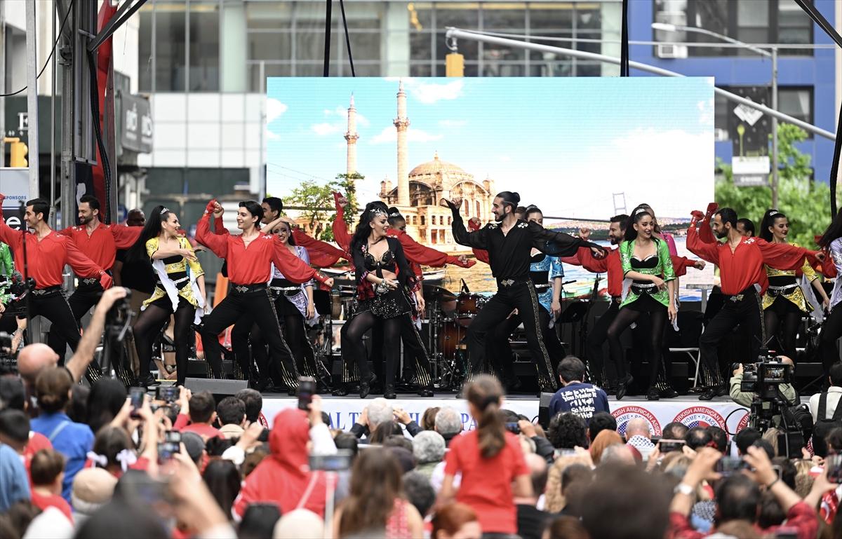 New York, Türk bayraklarıyla donandı: 41. Geleneksel Türk Günü Yürüyüşü