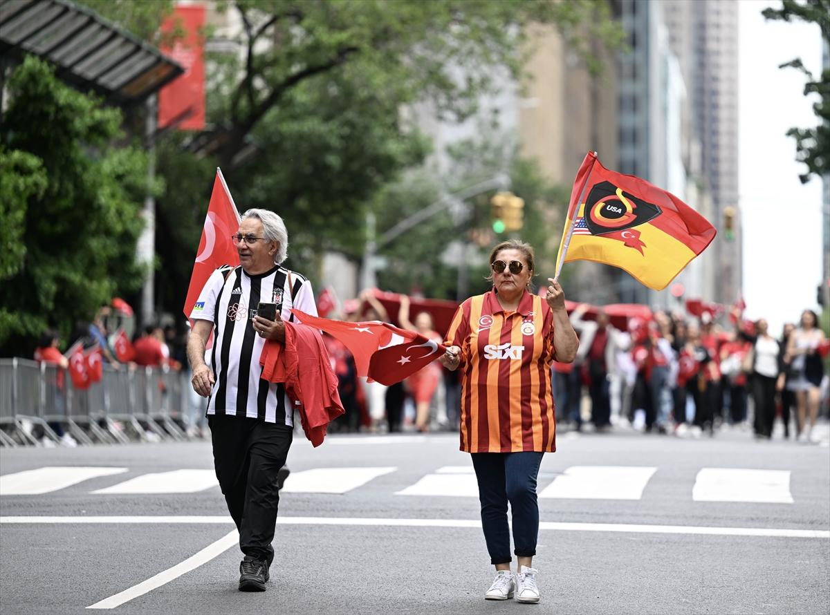 New York, Türk bayraklarıyla donandı: 41. Geleneksel Türk Günü Yürüyüşü