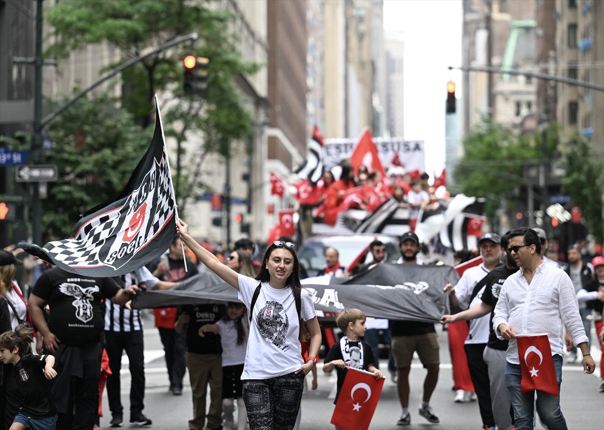 New York, Türk bayraklarıyla donandı: 41. Geleneksel Türk Günü Yürüyüşü