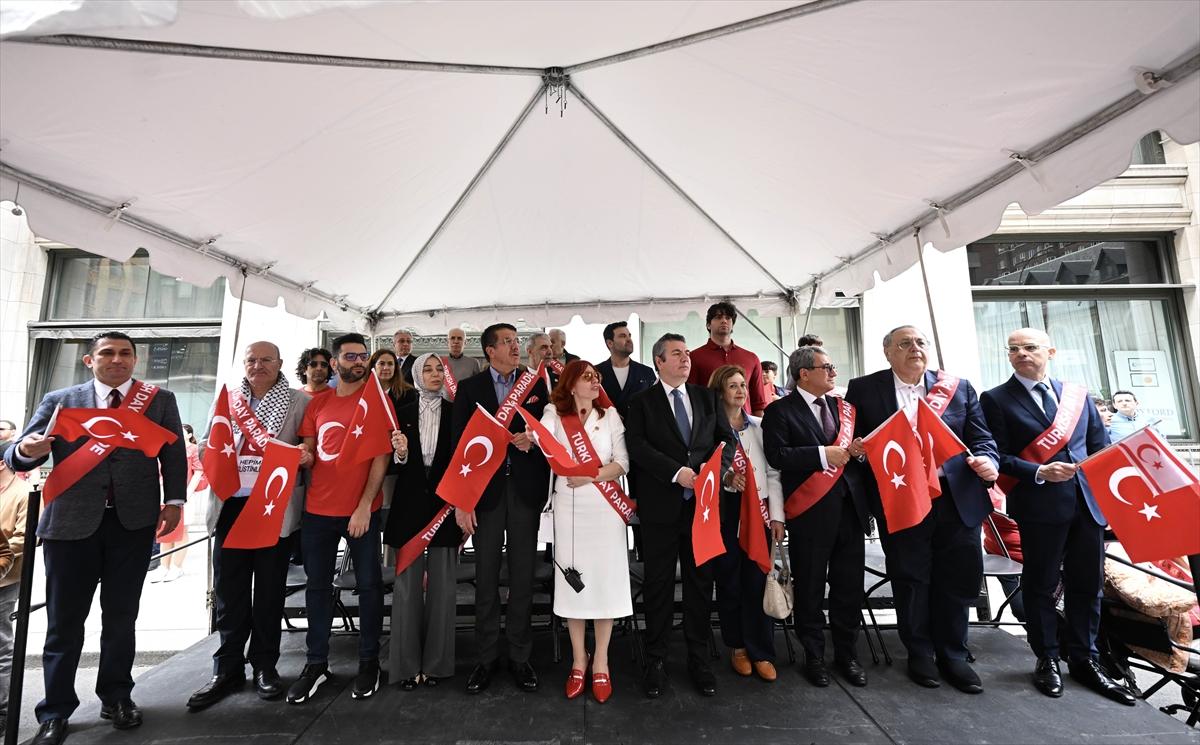 New York, Türk bayraklarıyla donandı: 41. Geleneksel Türk Günü Yürüyüşü