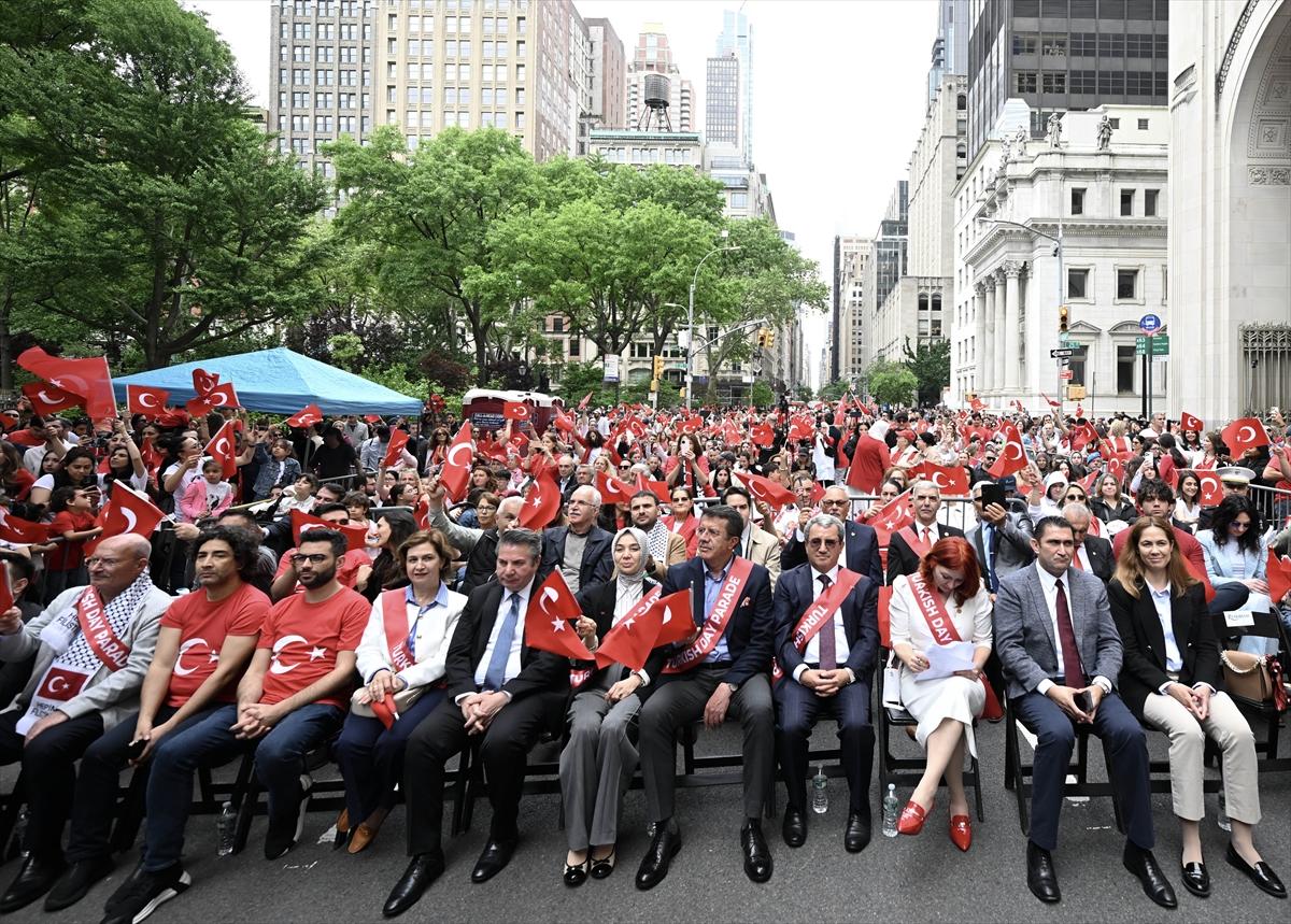 New York, Türk bayraklarıyla donandı: 41. Geleneksel Türk Günü Yürüyüşü