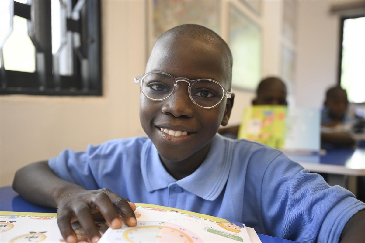 Nijeryalı çocuklar Yunus Emre Enstitüsü'nde Türkçe öğreniyor