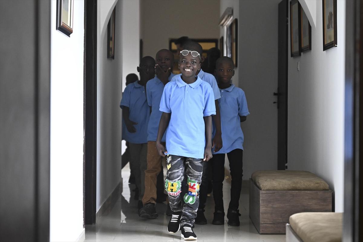 Nijeryalı çocuklar Yunus Emre Enstitüsü'nde Türkçe öğreniyor