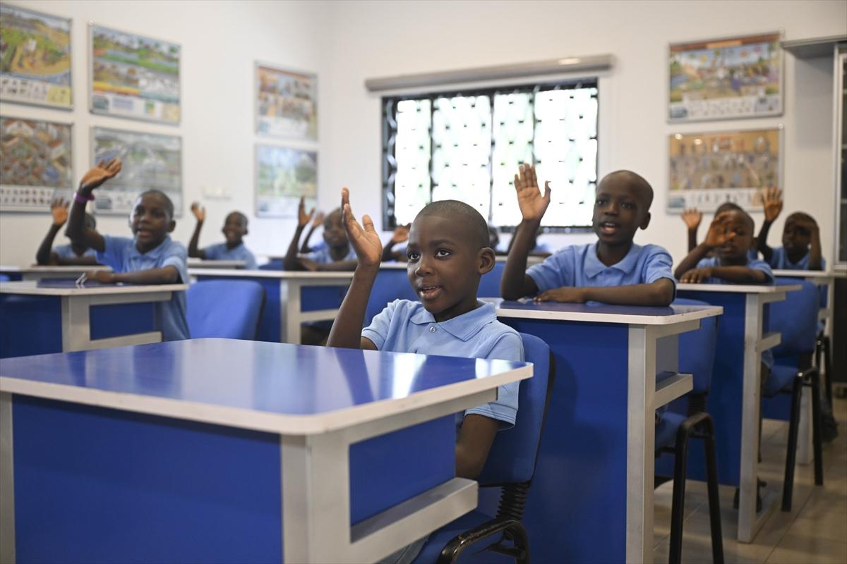 Nijeryalı çocuklar Yunus Emre Enstitüsü'nde Türkçe öğreniyor