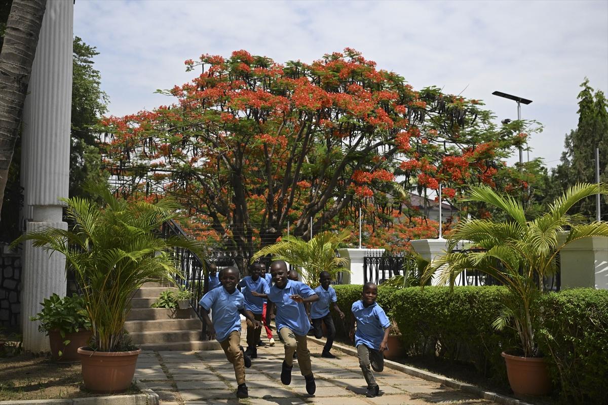 Nijeryalı çocuklar Yunus Emre Enstitüsü'nde Türkçe öğreniyor