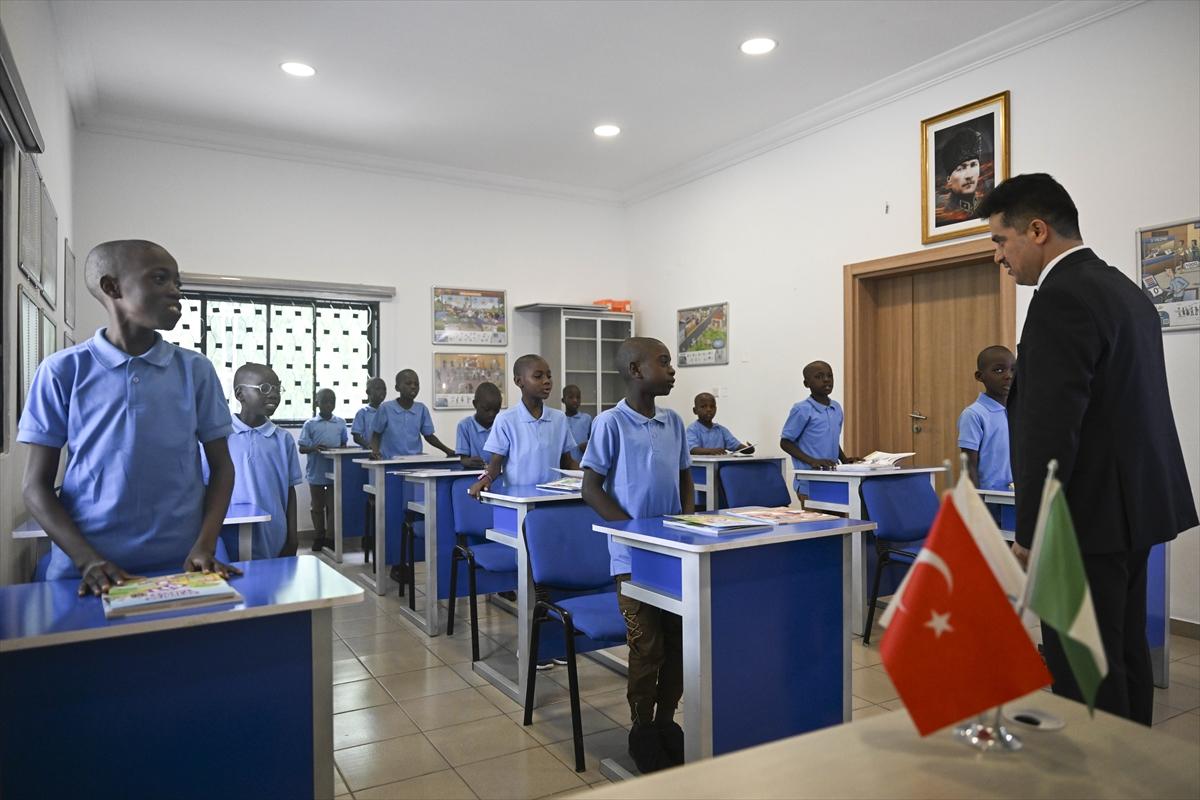 Nijeryalı çocuklar Yunus Emre Enstitüsü'nde Türkçe öğreniyor