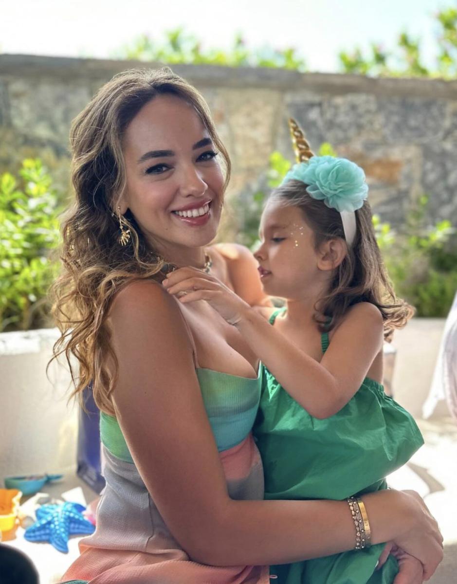 Yaz geldi, ünlüler sezonu açtı