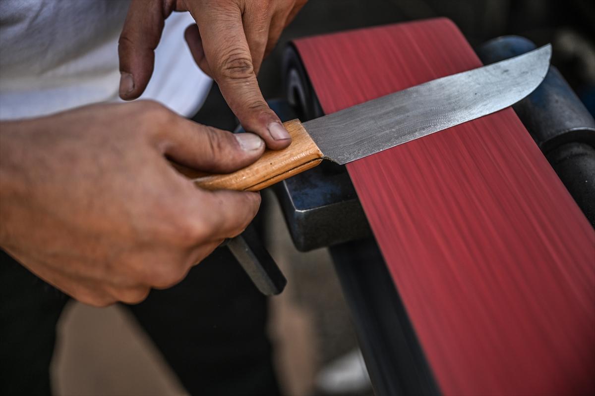 Kurban bayramı öncesi son hazırlıklar... Bıçaklar bileniyor