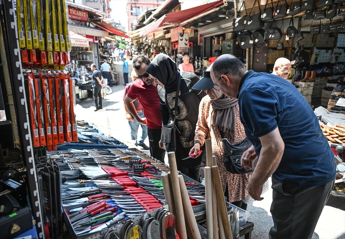 Kurban bayramı öncesi son hazırlıklar... Bıçaklar bileniyor
