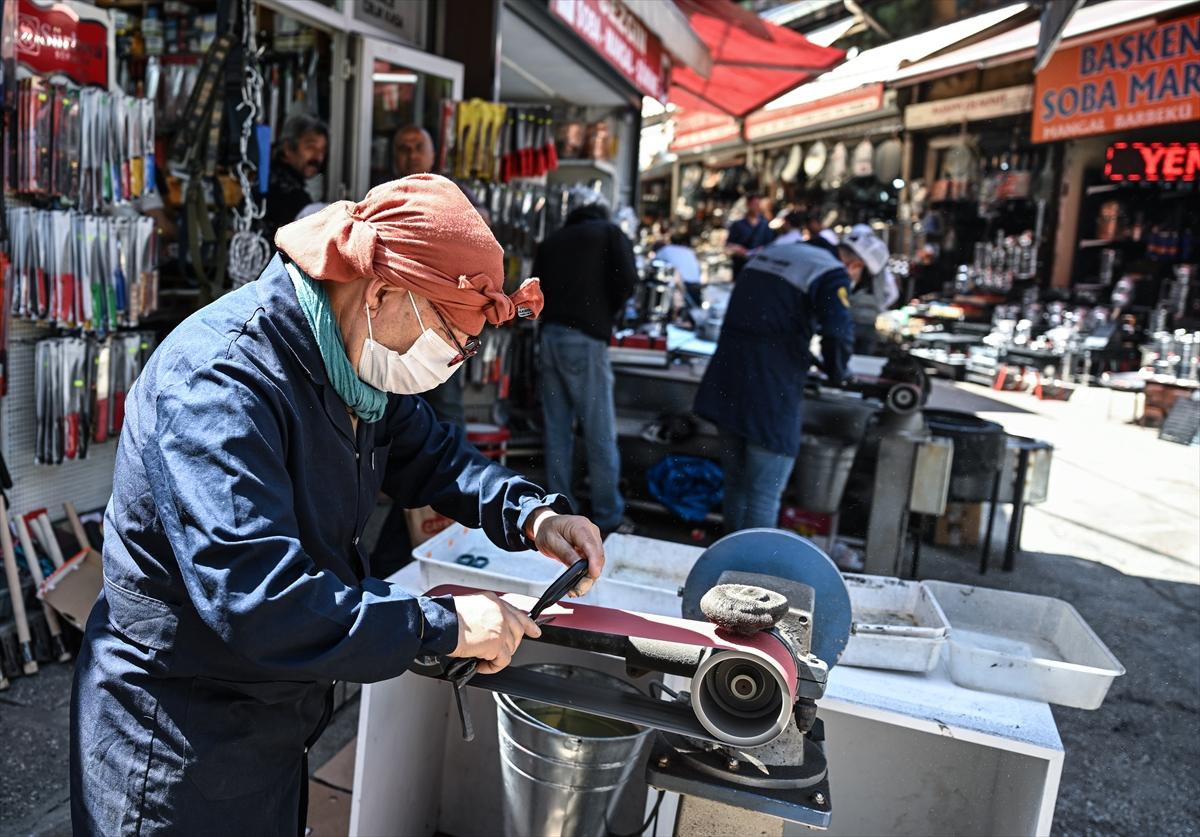 Kurban bayramı öncesi son hazırlıklar... Bıçaklar bileniyor